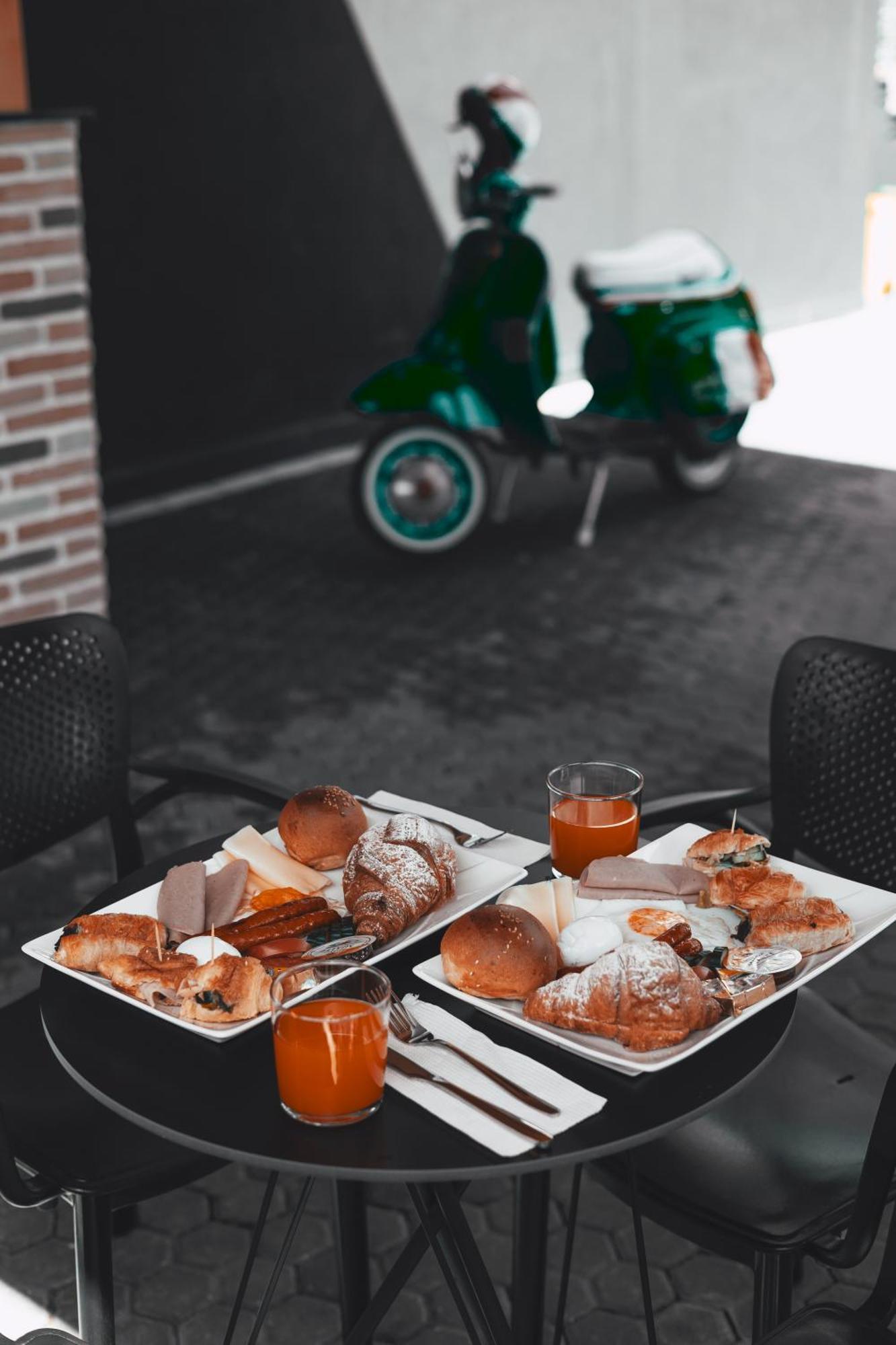 Hotel Beke Влёра Экстерьер фото