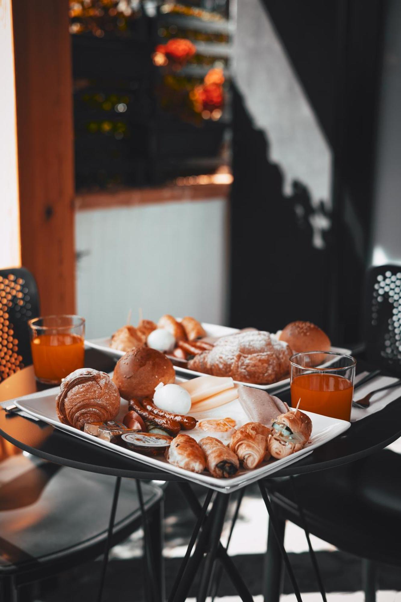 Hotel Beke Влёра Экстерьер фото