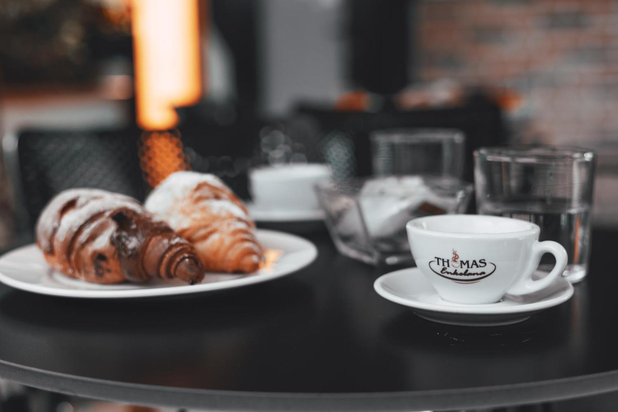 Hotel Beke Влёра Экстерьер фото