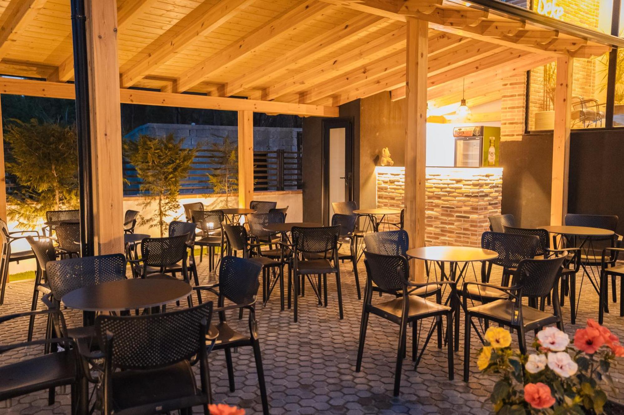 Hotel Beke Влёра Экстерьер фото