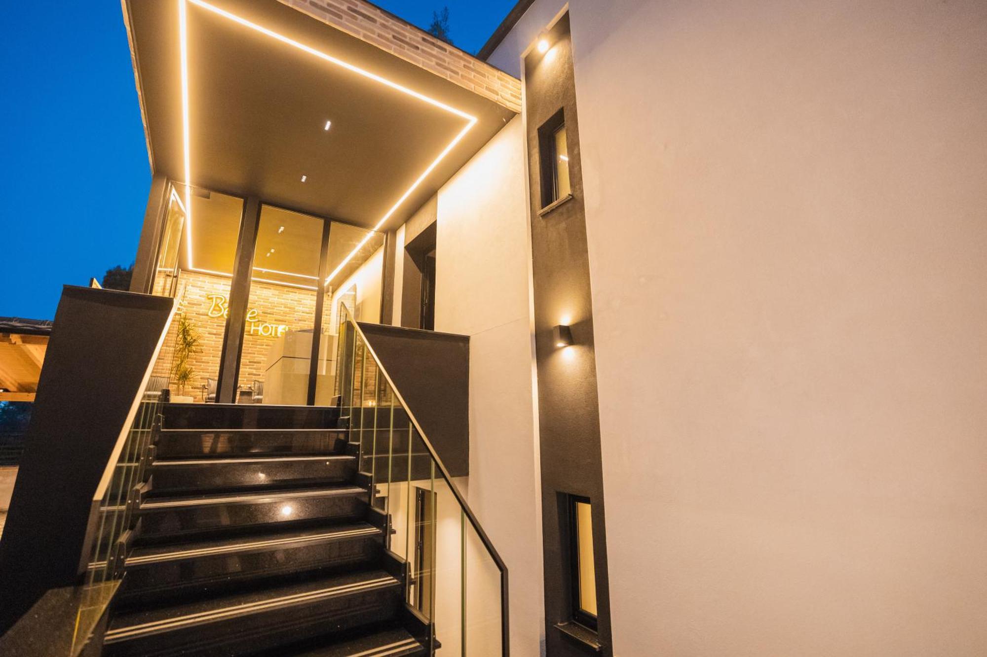 Hotel Beke Влёра Экстерьер фото