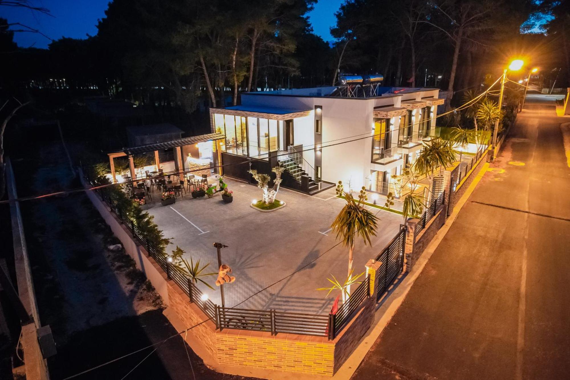 Hotel Beke Влёра Экстерьер фото